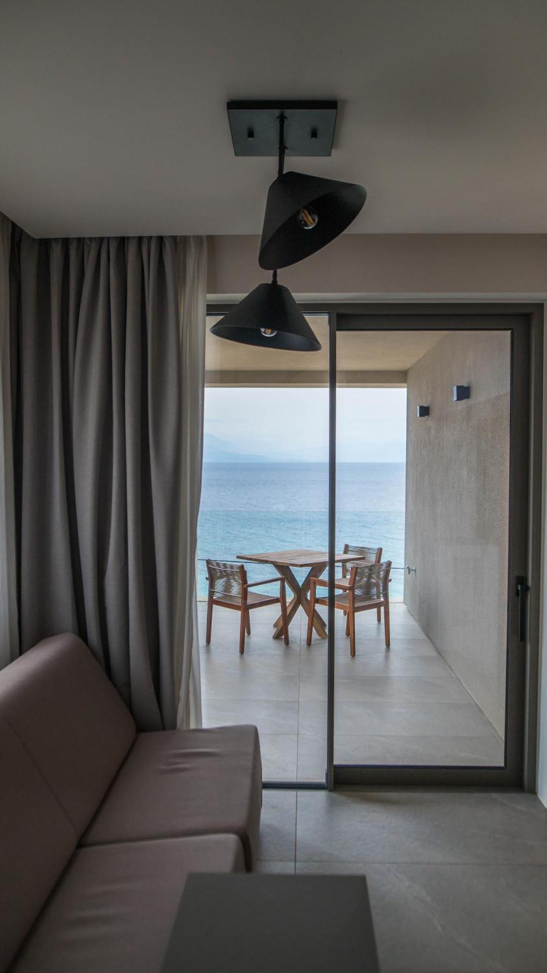 Alissachni Seaside Hotel Dherveni Exteriör bild