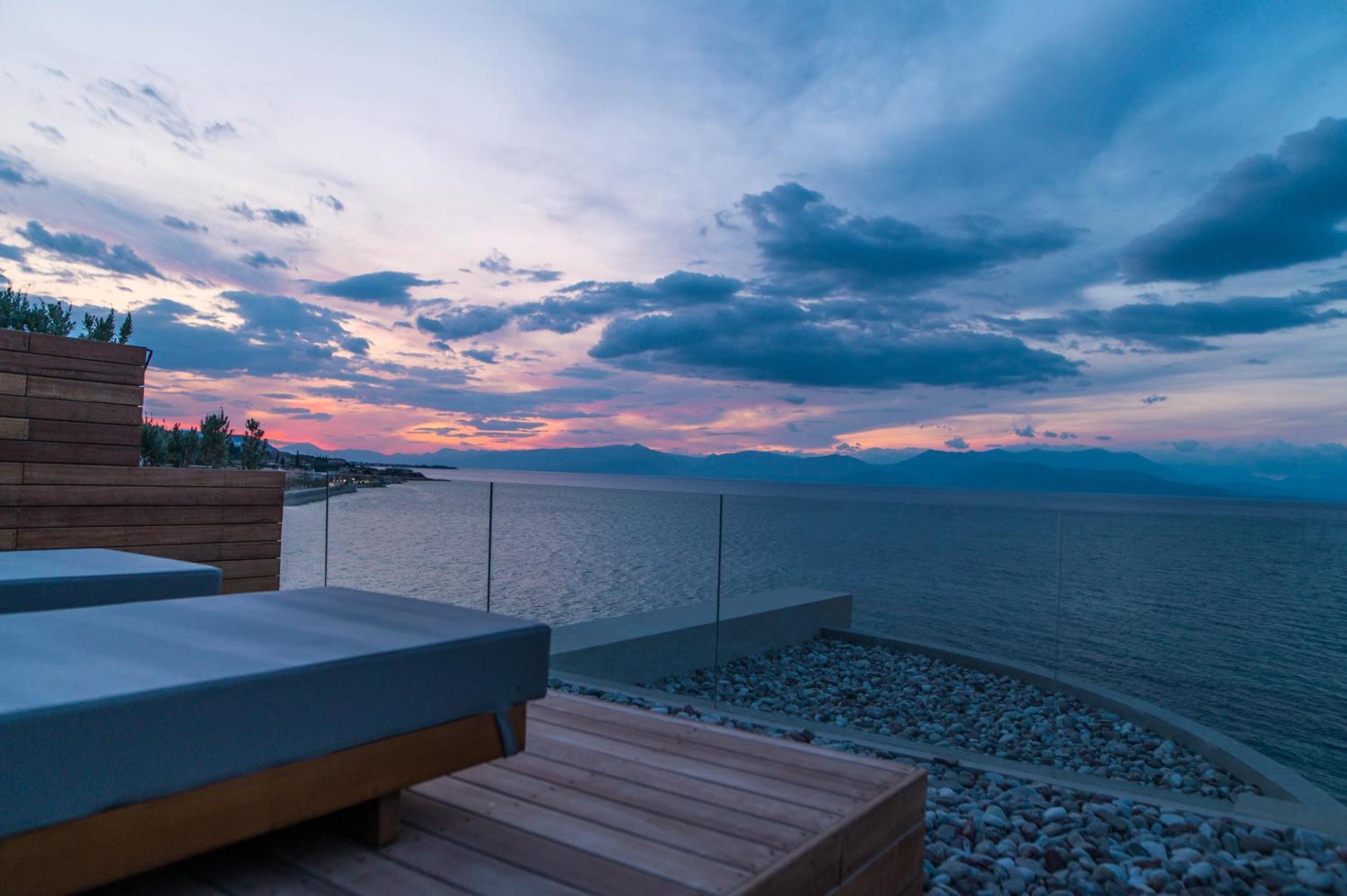Alissachni Seaside Hotel Dherveni Exteriör bild