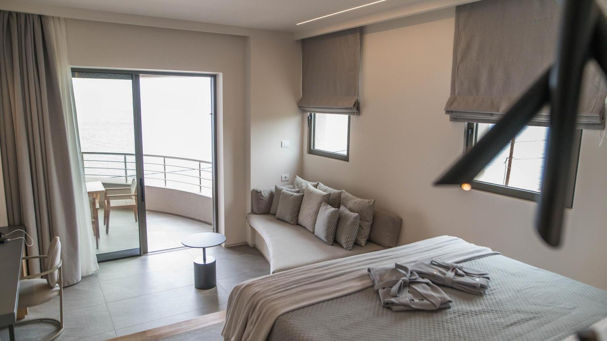 Alissachni Seaside Hotel Dherveni Exteriör bild